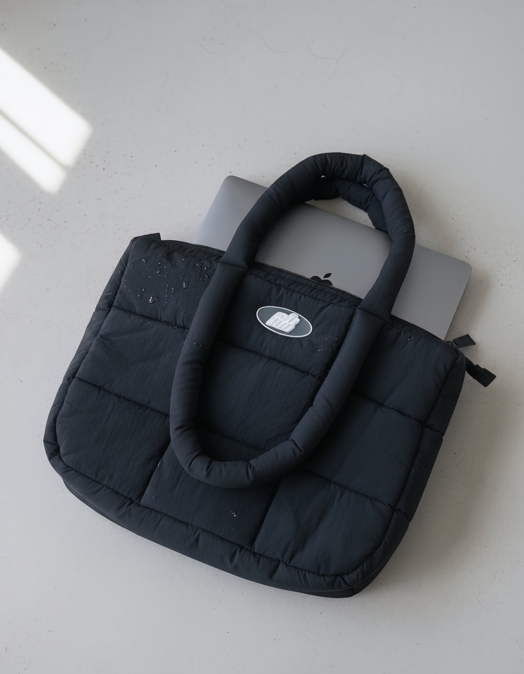 Siyah Su Geçirmez Yumuşak Şişme Çanta 